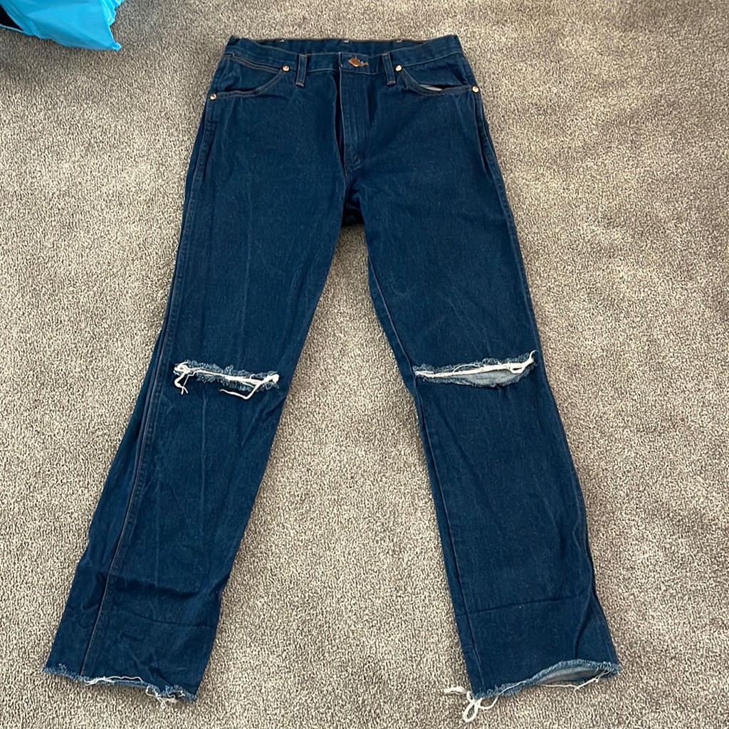 Pro Rodeo Distressed Wranglers 32x28 (Cropped)